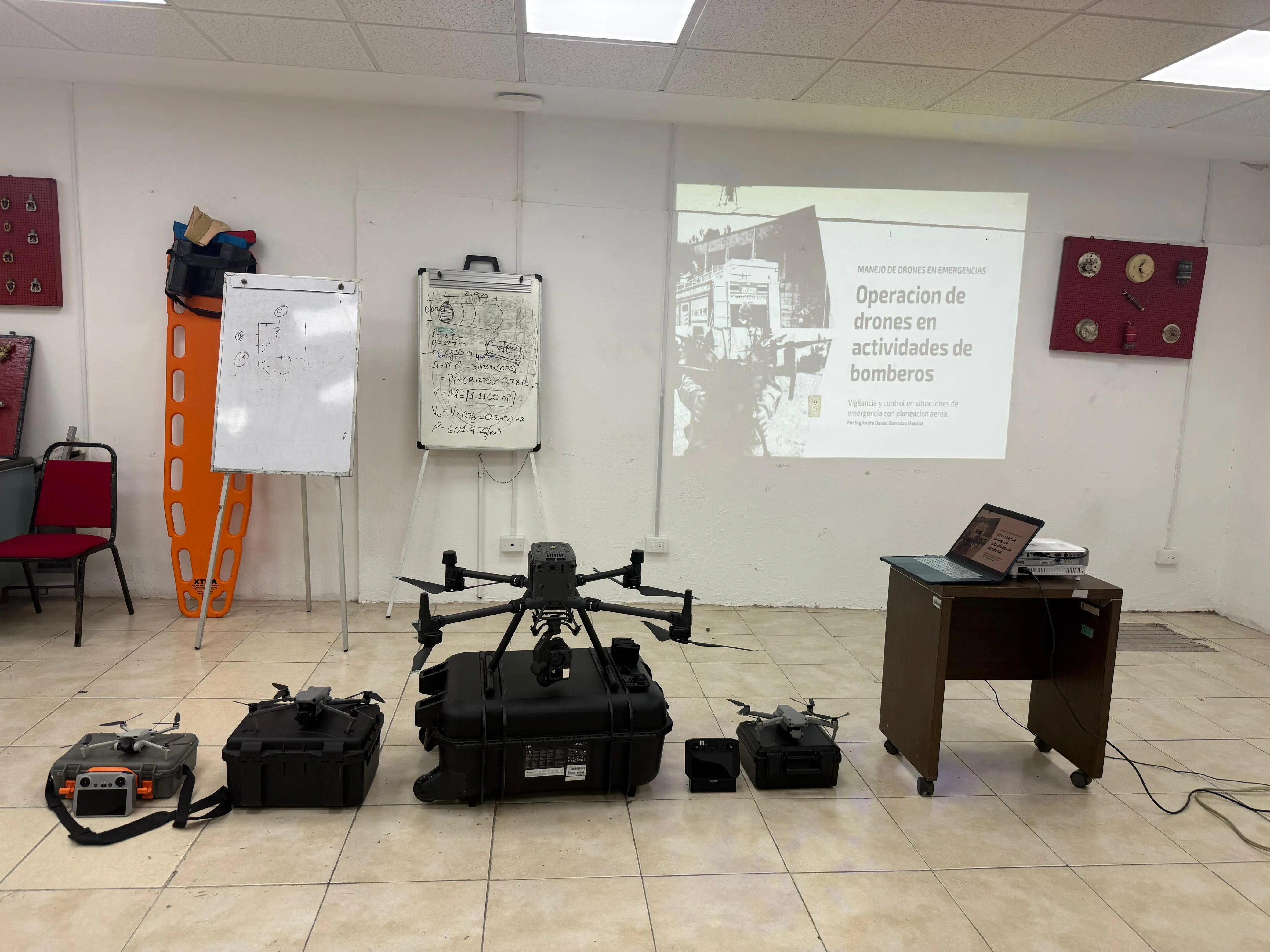 Equipo de consultores ambientales en campo