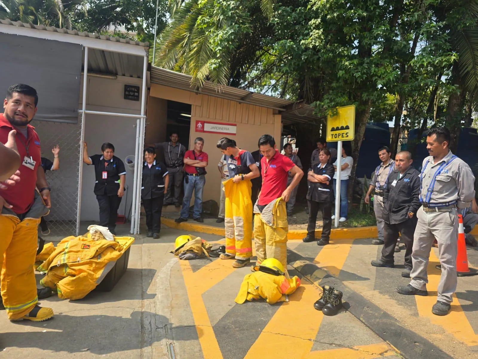 Andru en inspección de seguridad industrial